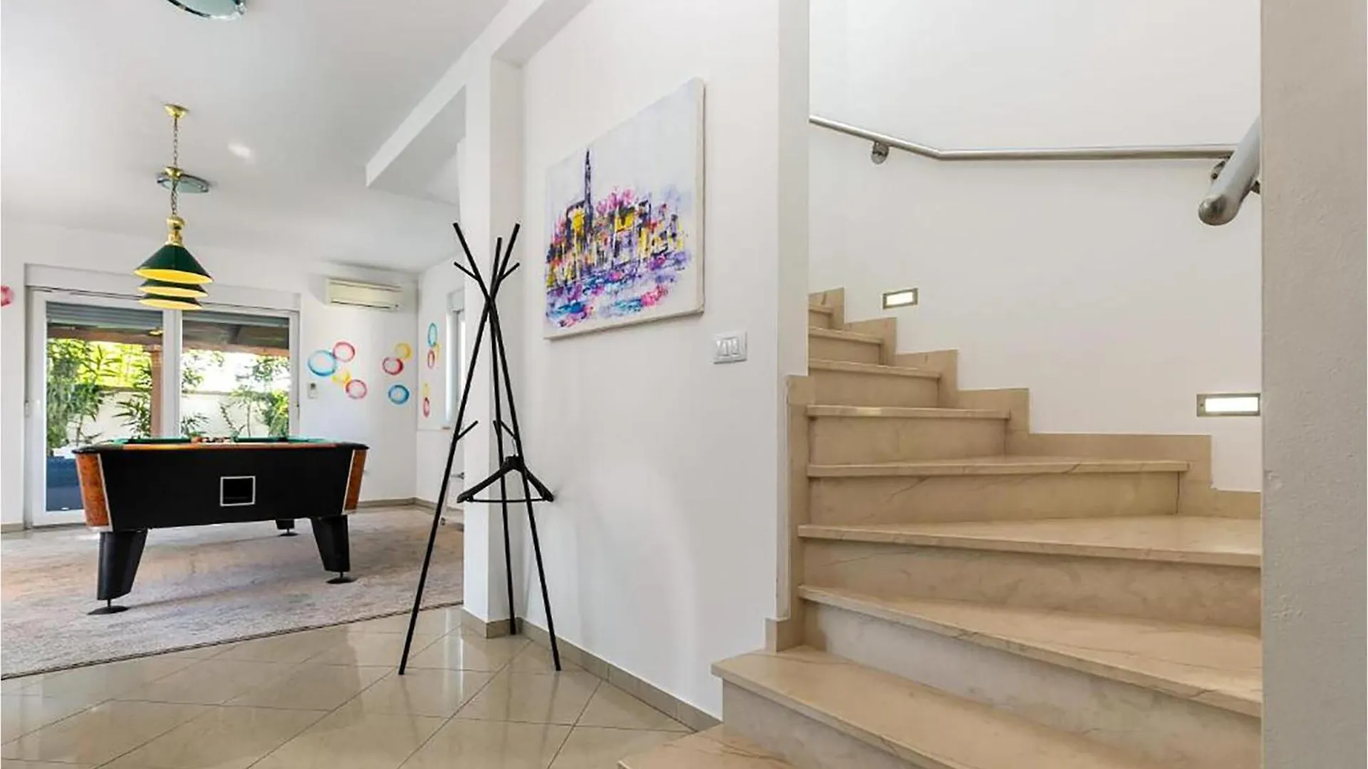 5 Bedroom Cozy Home In 罗维尼村 0*,