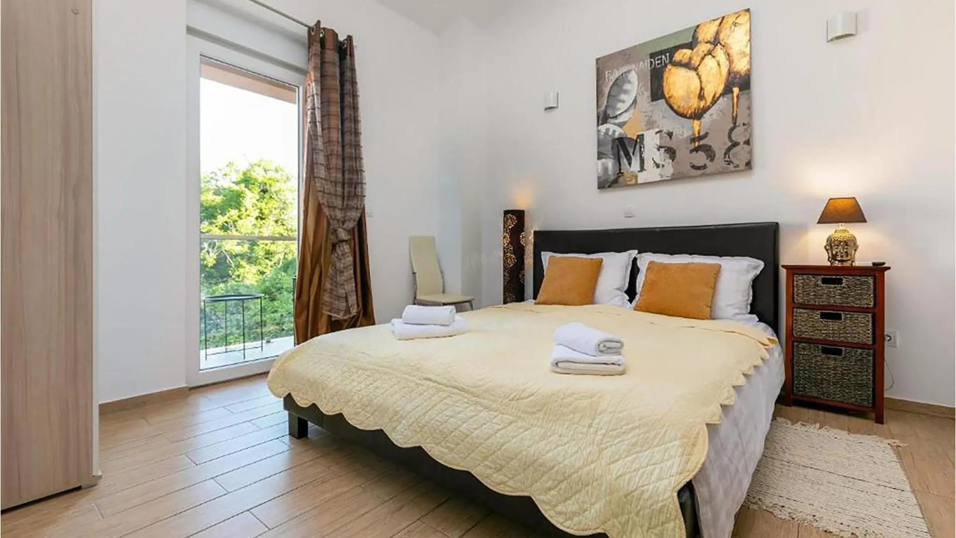 5 Bedroom Cozy Home In 罗维尼村 度假居